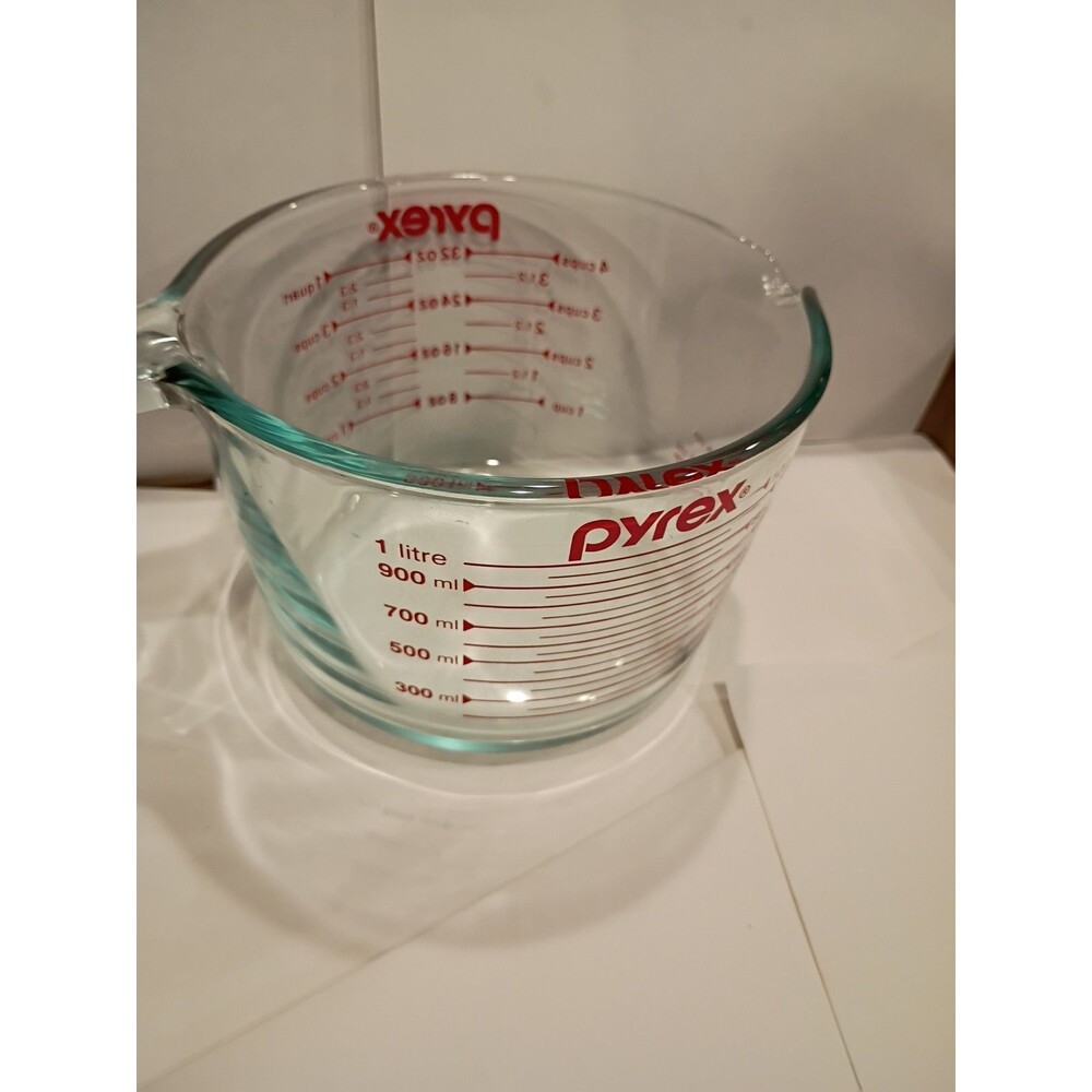 VINTAGE PYREX CLEAR GLASS RED PRINT 1-QT./4 CUP OPEN HANDLE MEASURING CUP